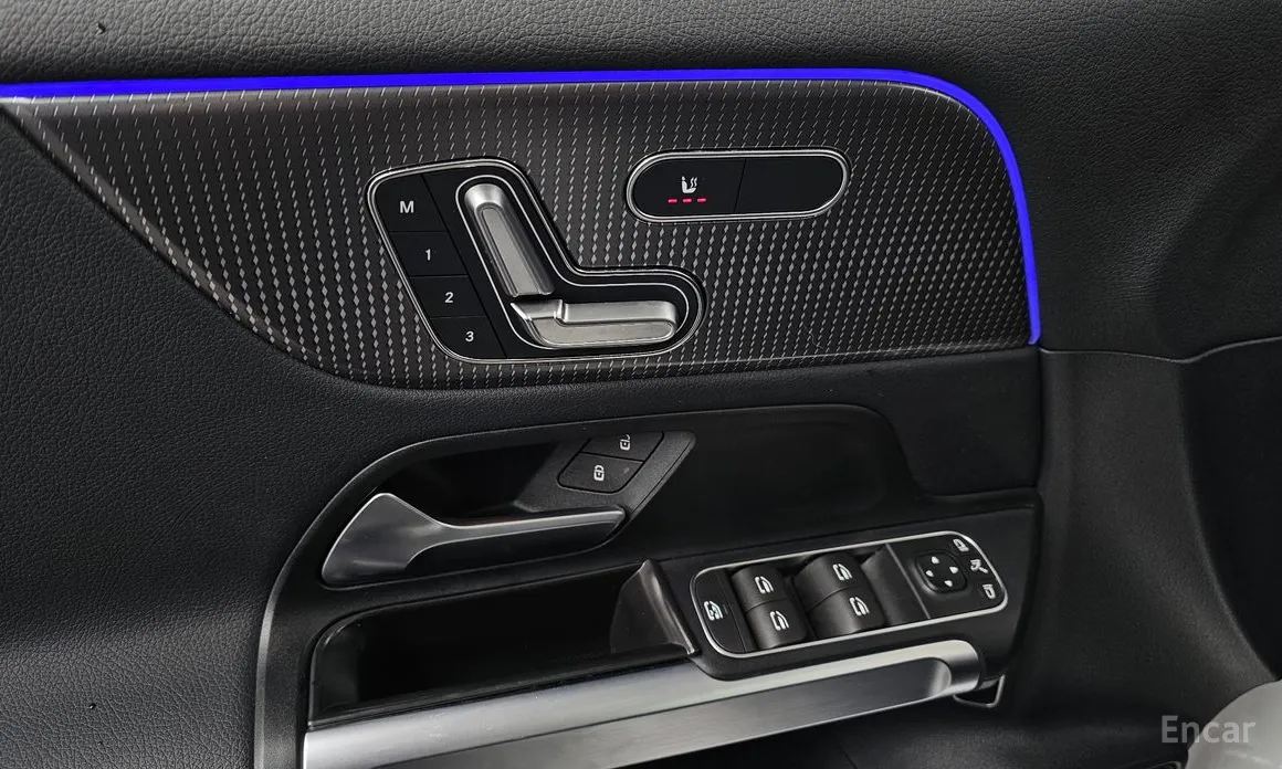 Mercedes-Benz EQB 2022 EQB300 4MATIC AMG Line