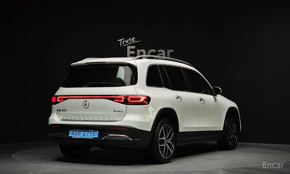 Mercedes-Benz EQB 2022 EQB300 4MATIC AMG Line