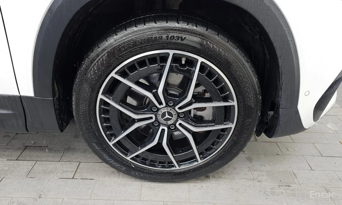 Mercedes-Benz EQB 2022 EQB300 4MATIC AMG Line