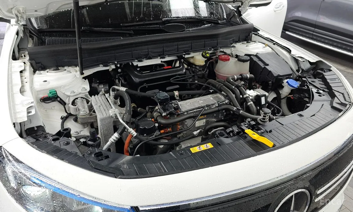 Mercedes-Benz EQB 2022 EQB300 4MATIC AMG Line