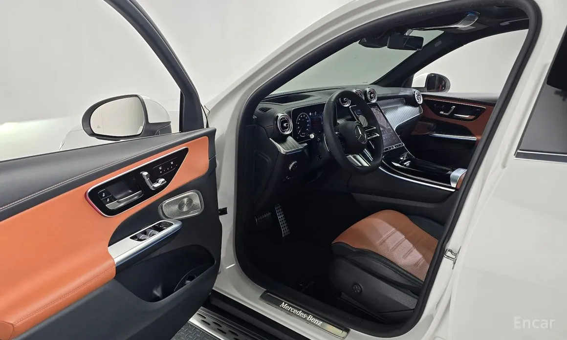 Mercedes-Benz GLC-Class 2023 GLC300 4MATIC AMG Line