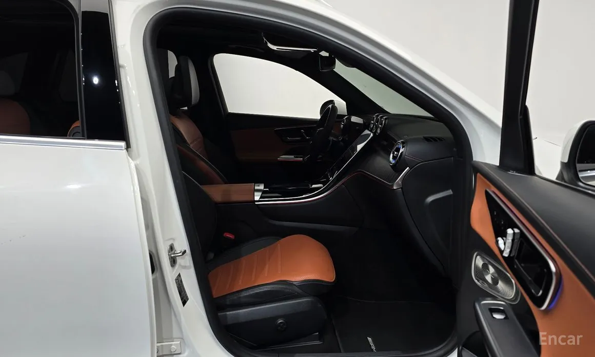 Mercedes-Benz GLC-Class 2023 GLC300 4MATIC AMG Line