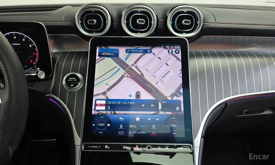 Mercedes-Benz GLC-Class 2023 GLC300 4MATIC AMG Line