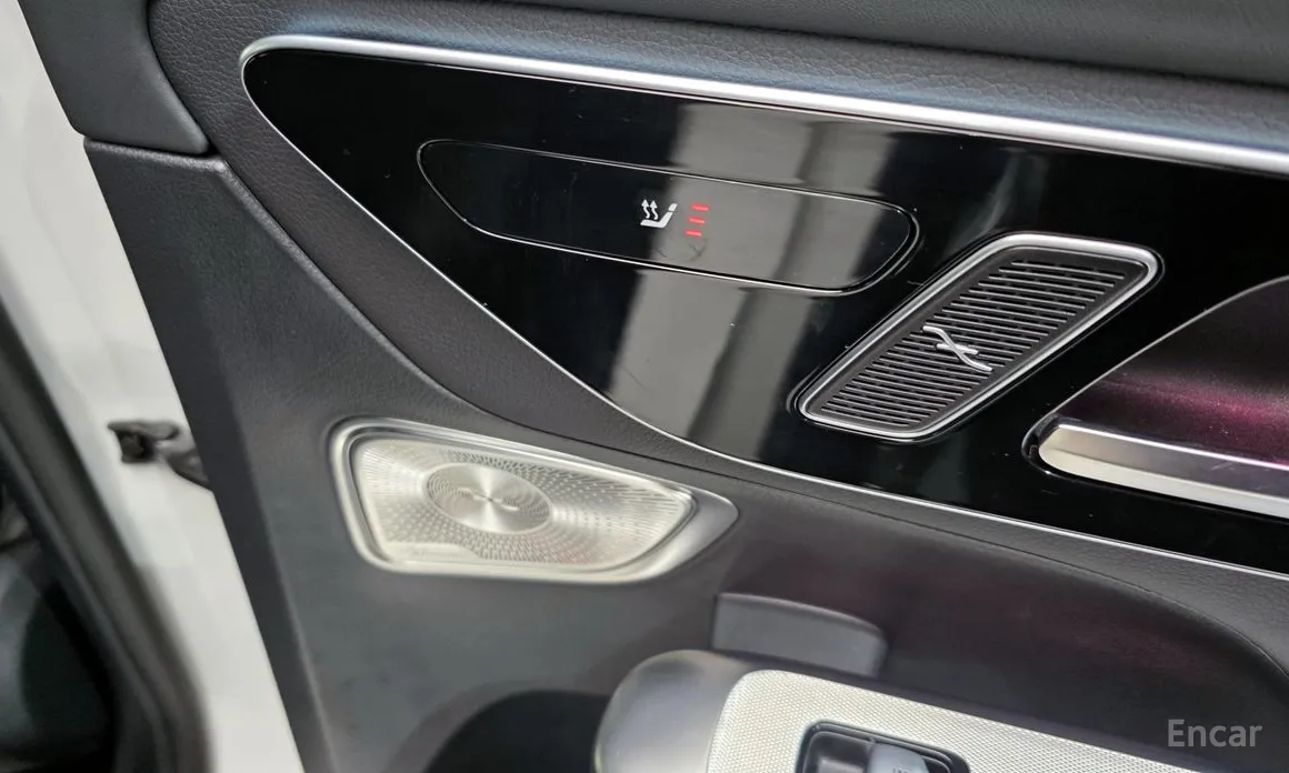 Mercedes-Benz GLC-Class 2023 GLC300 4MATIC Avnatgarde Coupe