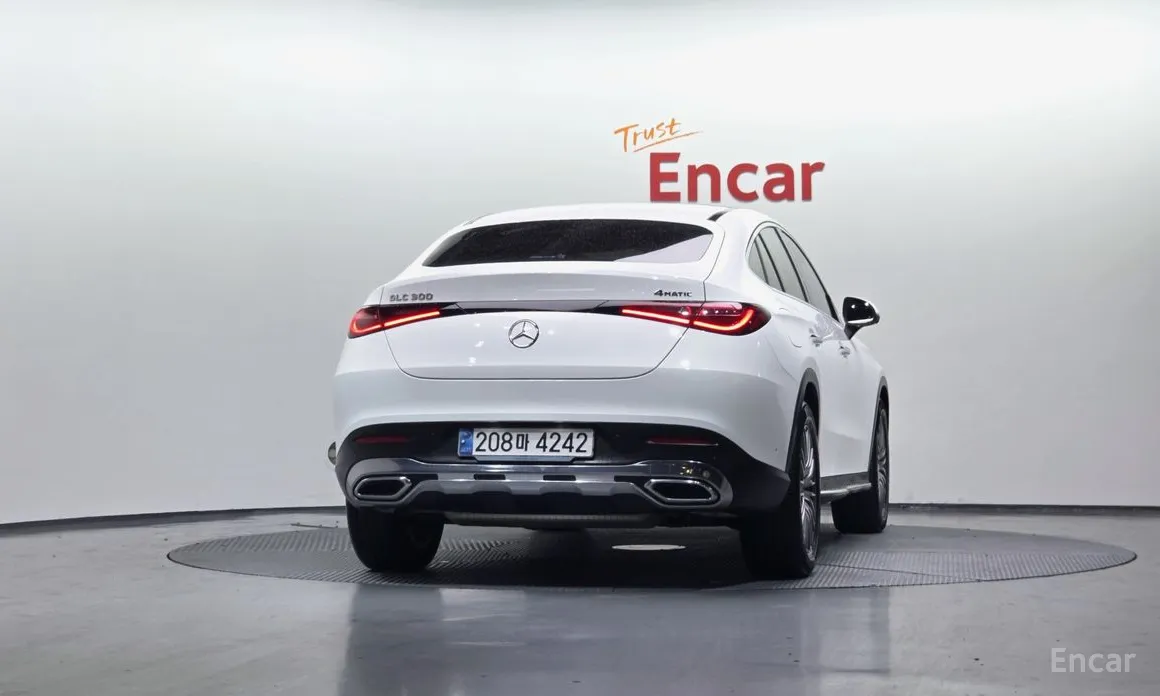 Mercedes-Benz GLC-Class 2023 GLC300 4MATIC Avnatgarde Coupe