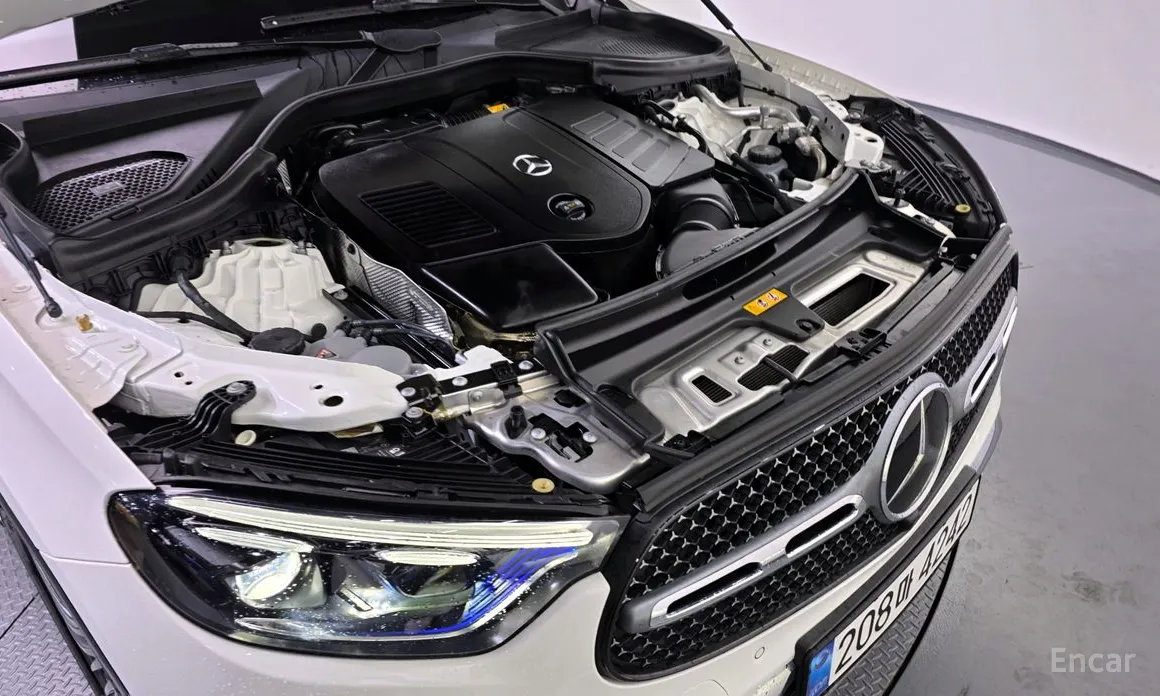 Mercedes-Benz GLC-Class 2023 GLC300 4MATIC Avnatgarde Coupe