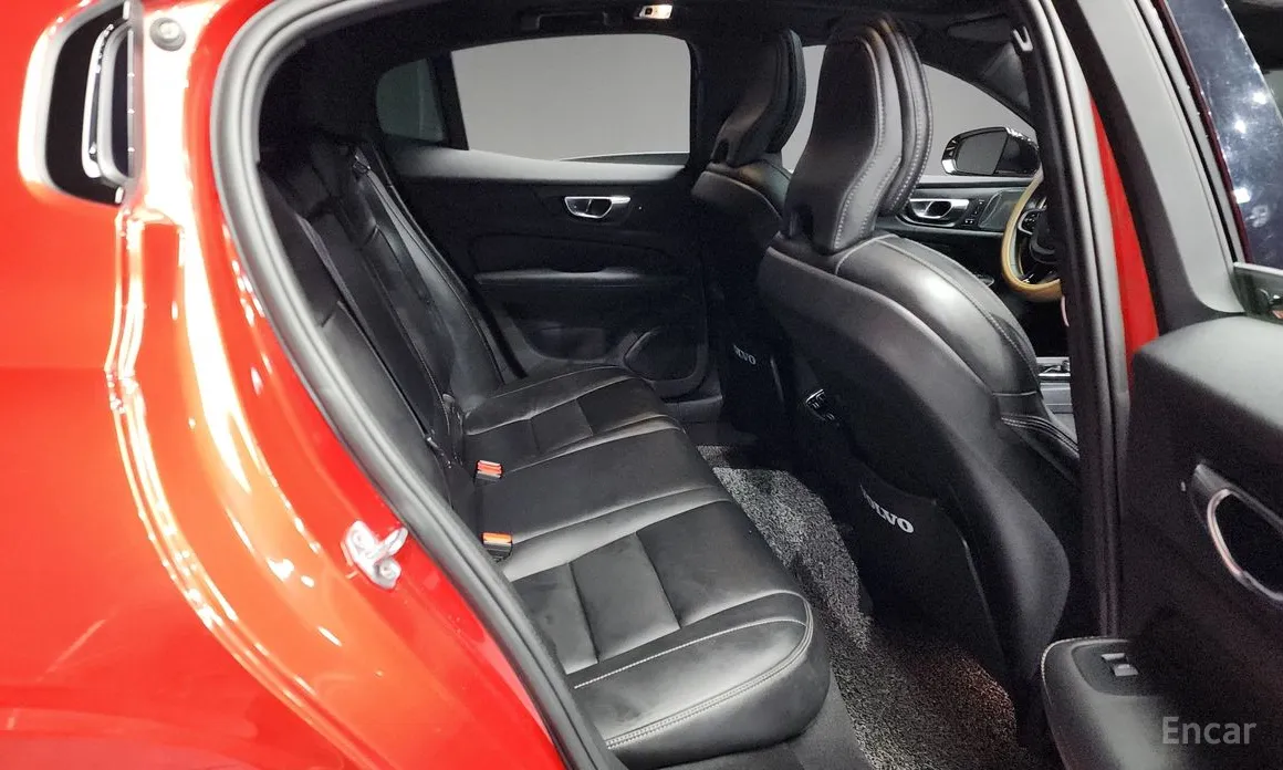 Volvo S60 2019 B5 R-Design