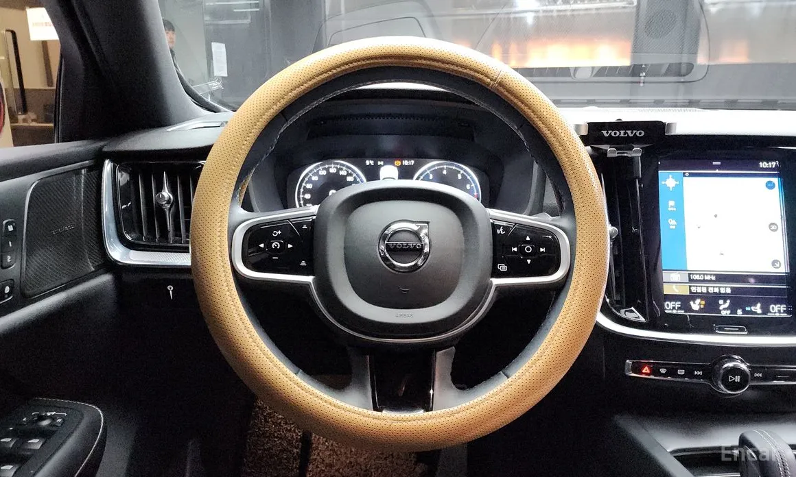 Volvo S60 2019 B5 R-Design