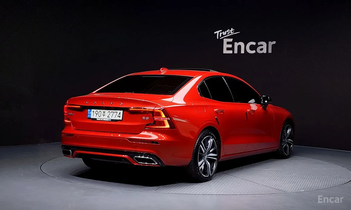 Volvo S60 2019 B5 R-Design