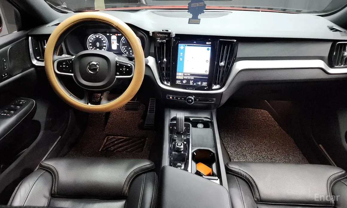 Volvo S60 2019 B5 R-Design