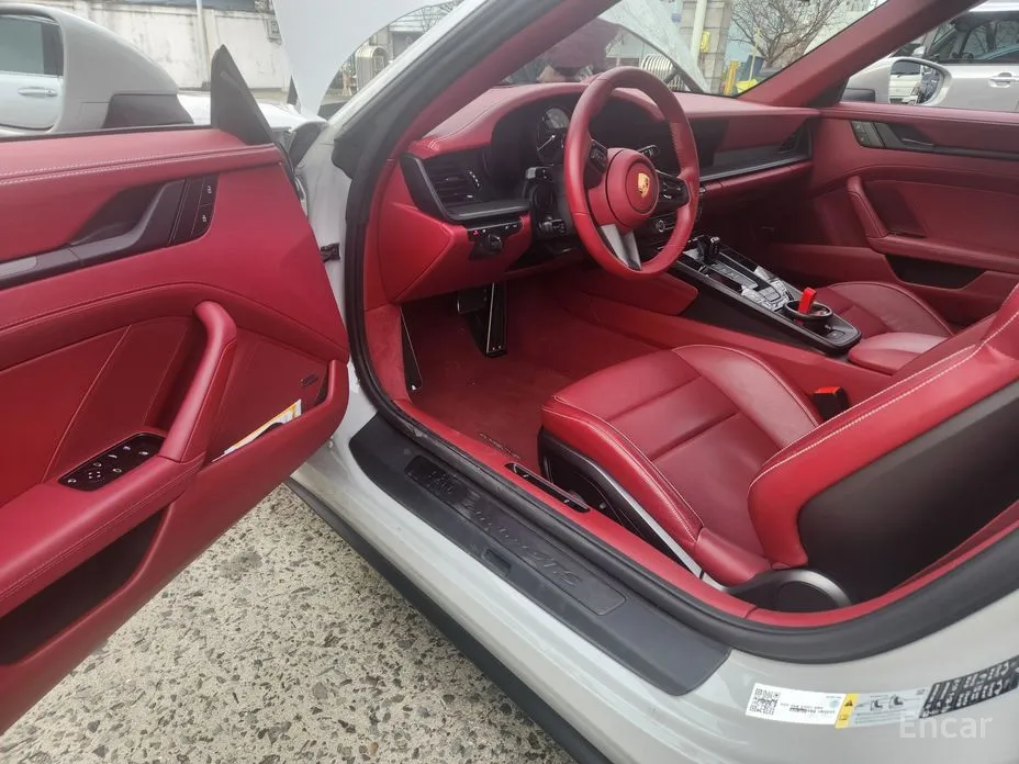 Porsche 911 2019 Carrera GTS Cabriolet