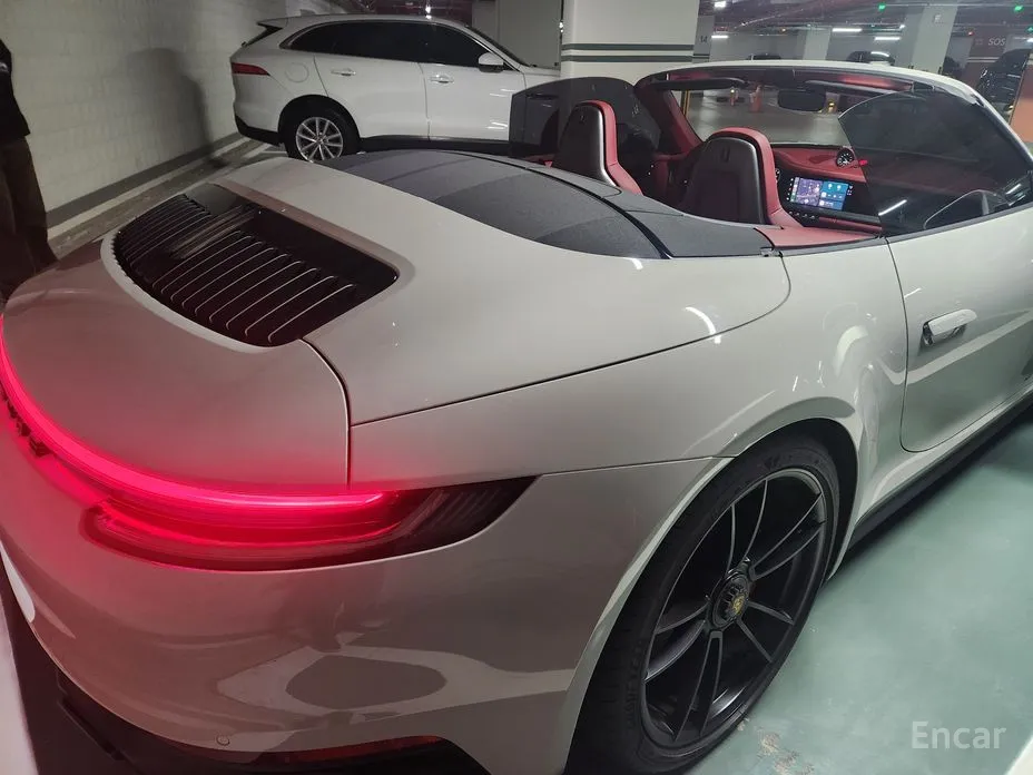 Porsche 911 2019 Carrera GTS Cabriolet