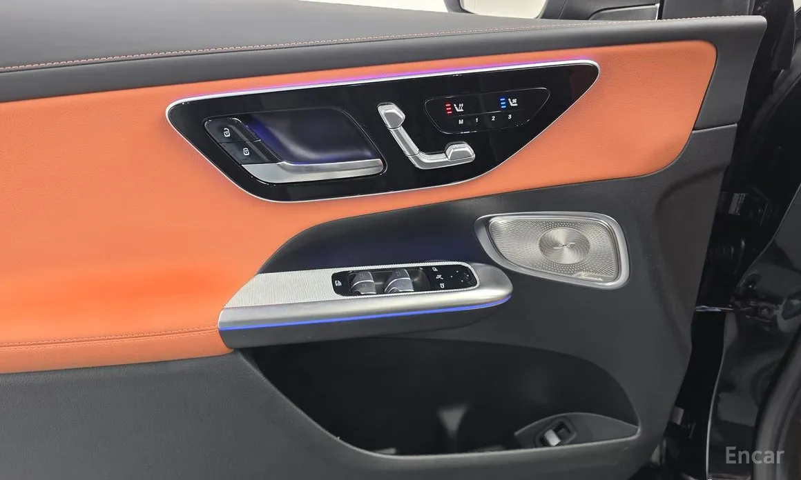 Mercedes-Benz GLC-Class 2023 GLC300 4MATIC AMG Line