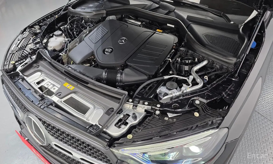 Mercedes-Benz GLC-Class 2023 GLC300 4MATIC AMG Line