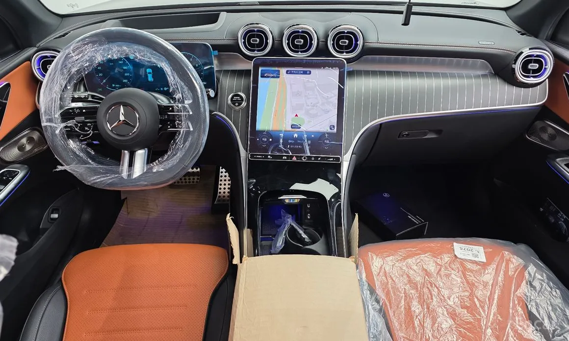 Mercedes-Benz GLC-Class 2023 GLC300 4MATIC AMG Line