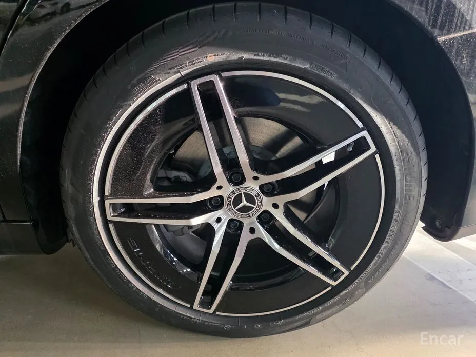 Mercedes-Benz E-Class 2024 E300 4MATIC AMG Line