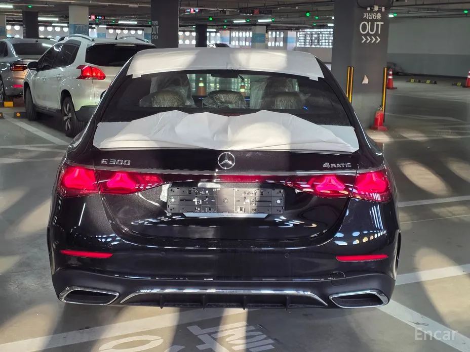 Mercedes-Benz E-Class 2024 E300 4MATIC AMG Line