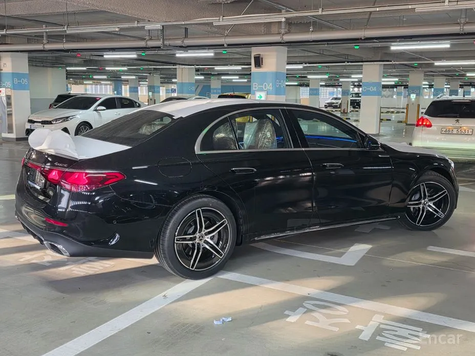Mercedes-Benz E-Class 2024 E300 4MATIC AMG Line