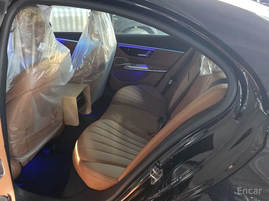 Mercedes-Benz E-Class 2024 E300 4MATIC AMG Line