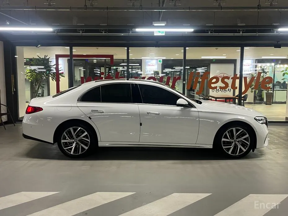 Mercedes-Benz E-Class 2024 E220d 4MATIC Exclusive