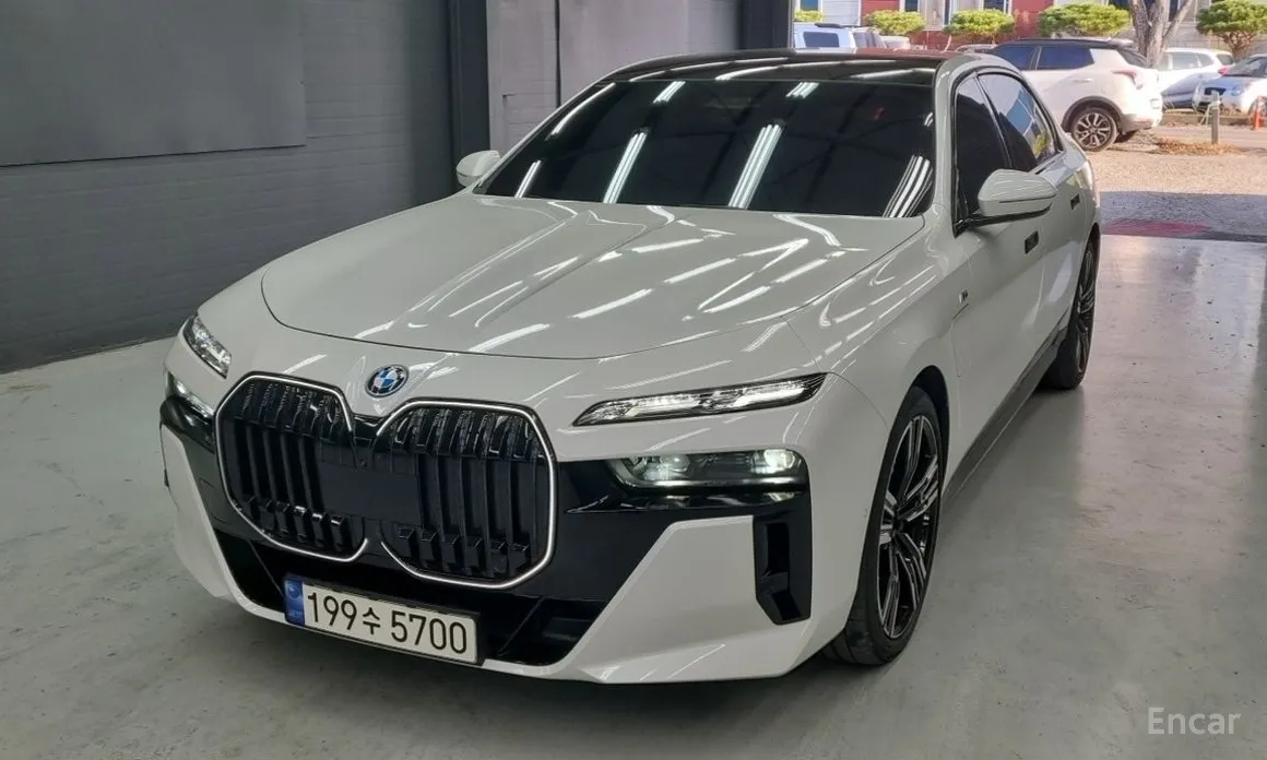 BMW 7 Series 2022 750e xDrive M Sport