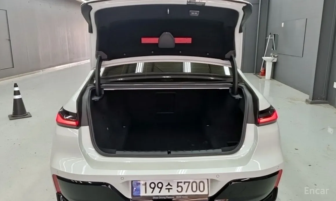 BMW 7 Series 2022 750e xDrive M Sport