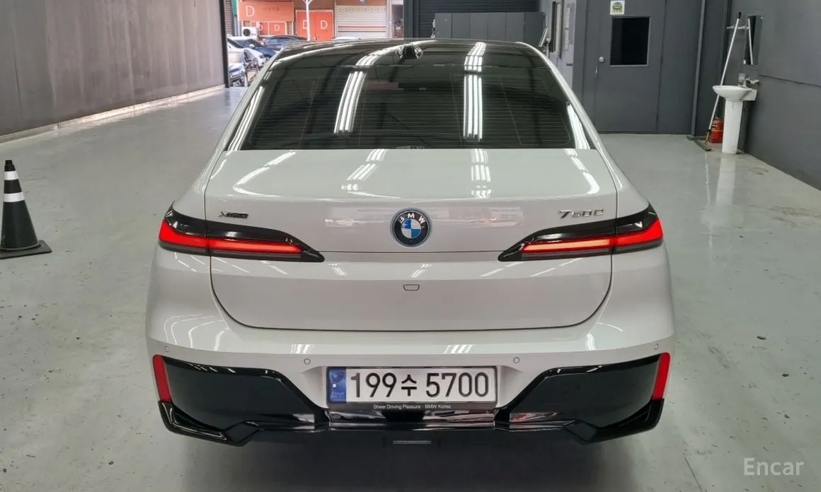 BMW 7 Series 2022 750e xDrive M Sport