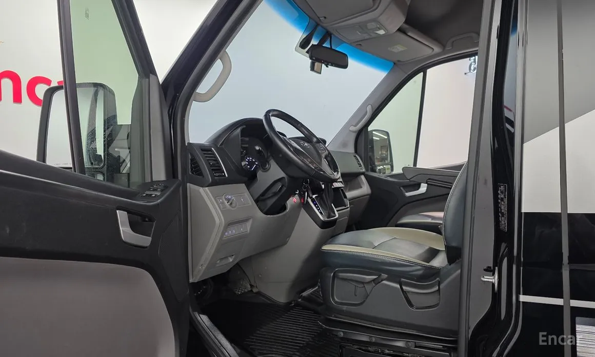 Hyundai Solati 2015 15-seater