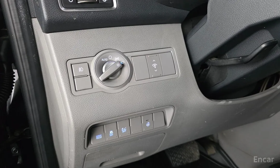 Hyundai Solati 2015 15-seater