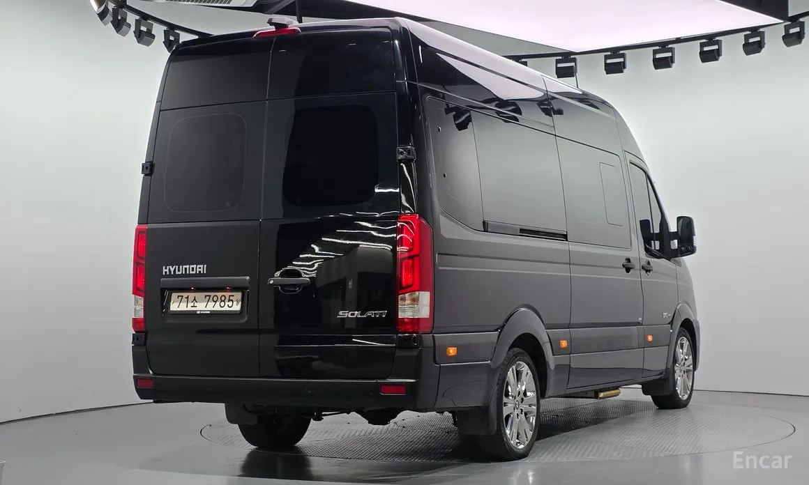 Hyundai Solati 2015 15-seater