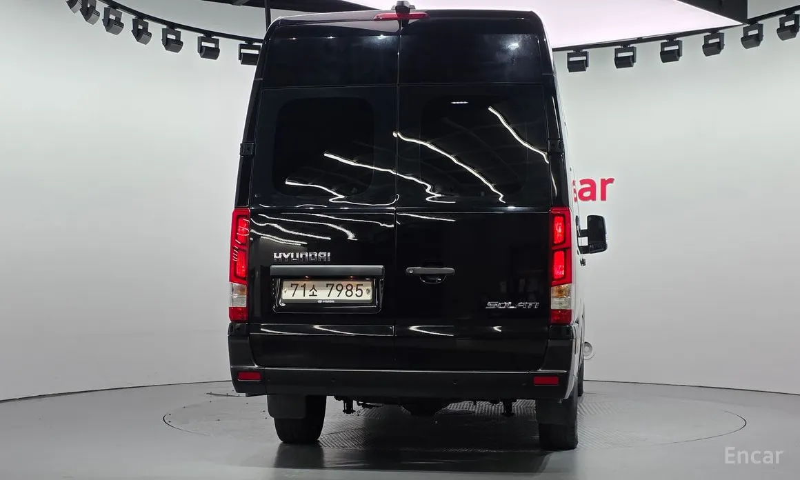 Hyundai Solati 2015 15-seater