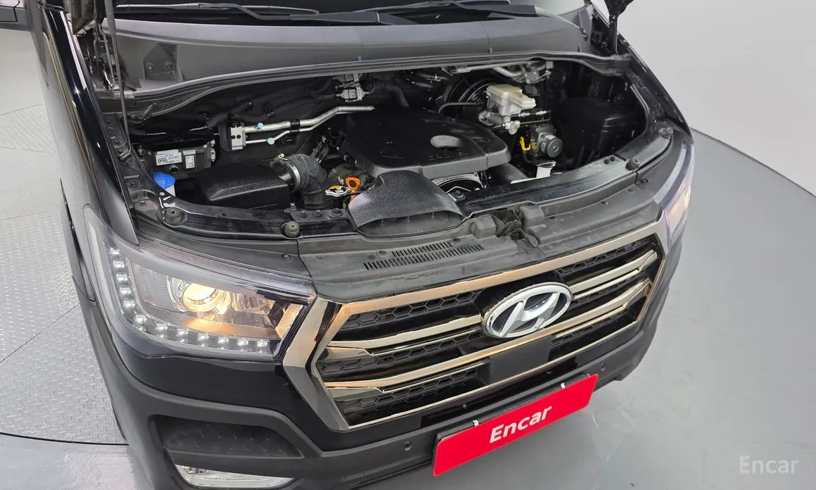 Hyundai Solati 2015 15-seater