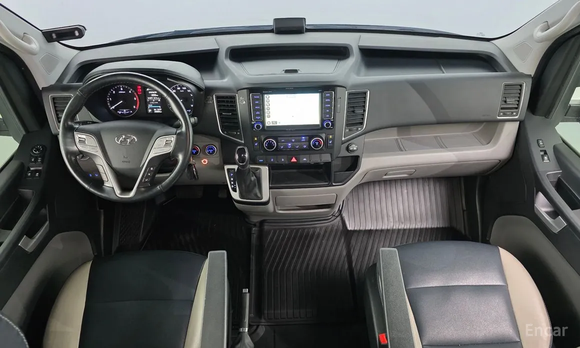 Hyundai Solati 2015 15-seater