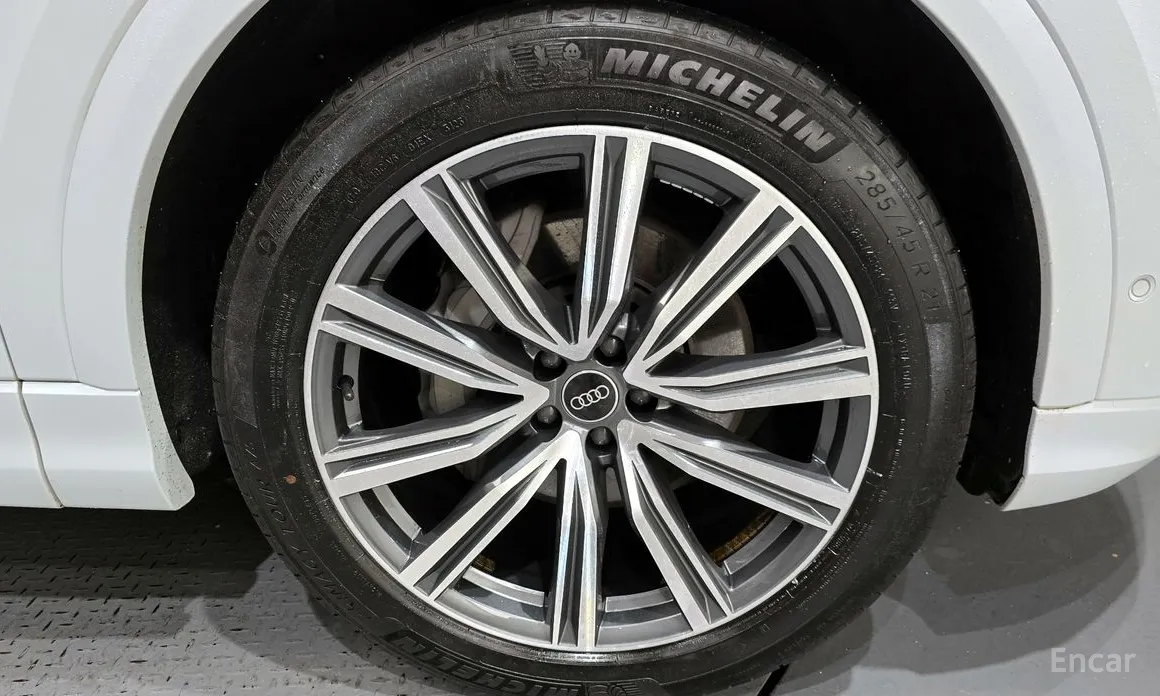 Audi Q8 2018 55 TFSI Quattro Premium