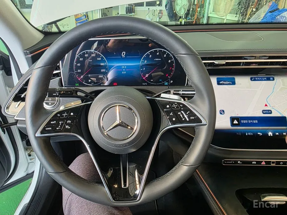 Mercedes-Benz E-Class 2024 E200 Avantgarde