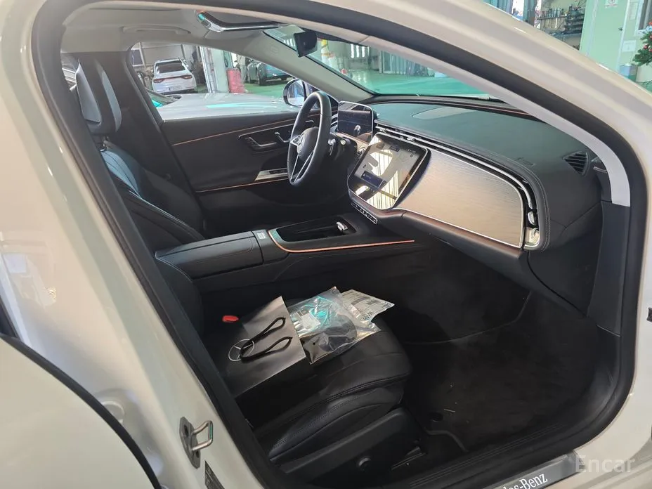 Mercedes-Benz E-Class 2024 E200 Avantgarde