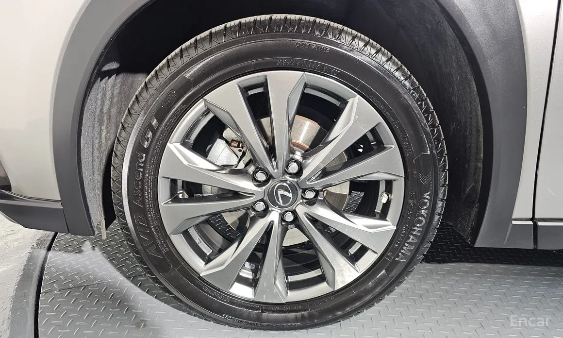 Lexus UX 2019 2.0 F-Sport 2WD