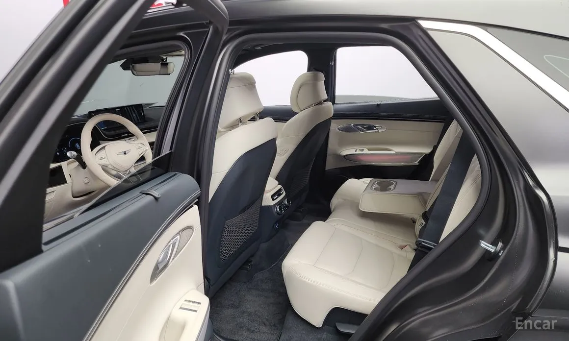 Genesis GV70 2022 e-AWD