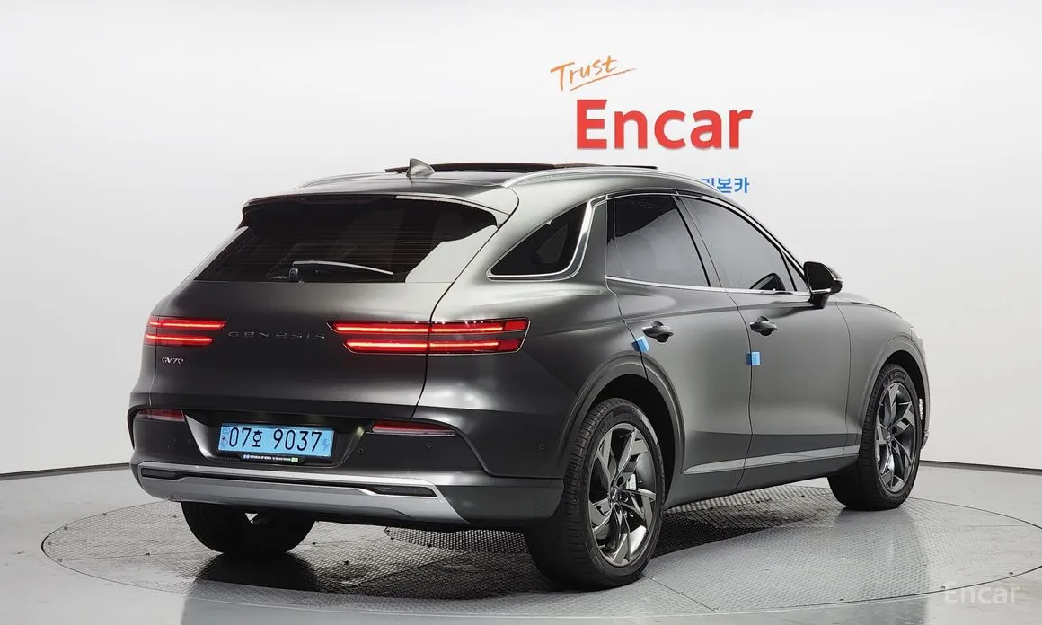 Genesis GV70 2022 e-AWD