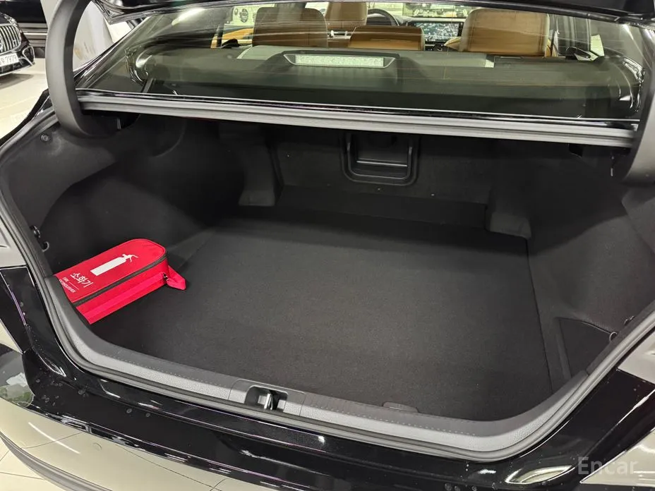 Toyota Camry 2024 2.5 XLE Premium Hybrid