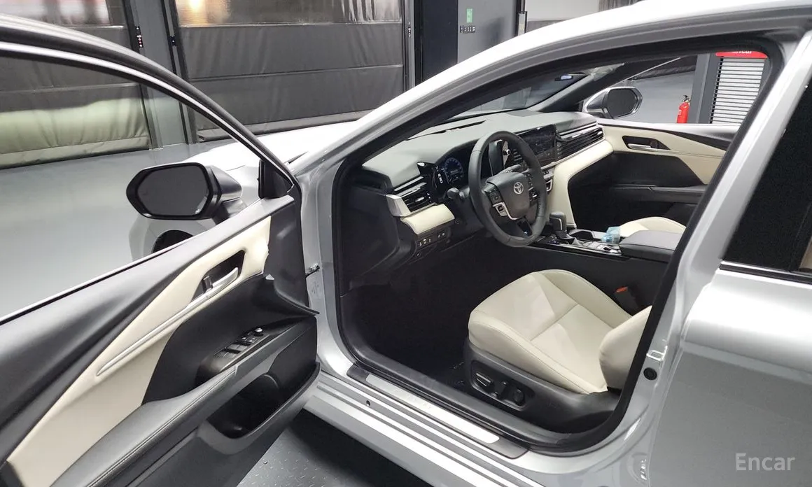 Toyota Camry 2024 2.5 XLE Hybrid