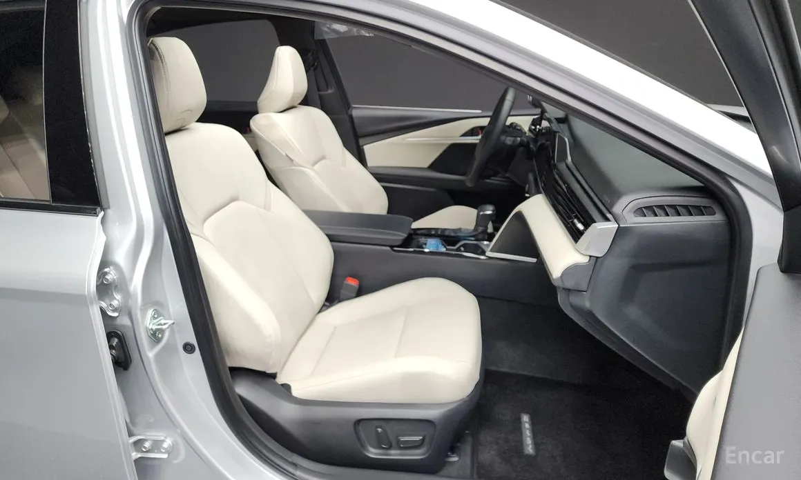 Toyota Camry 2024 2.5 XLE Hybrid