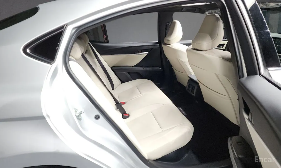 Toyota Camry 2024 2.5 XLE Hybrid