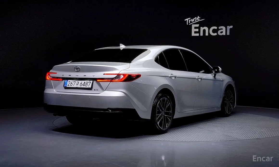 Toyota Camry 2024 2.5 XLE Hybrid