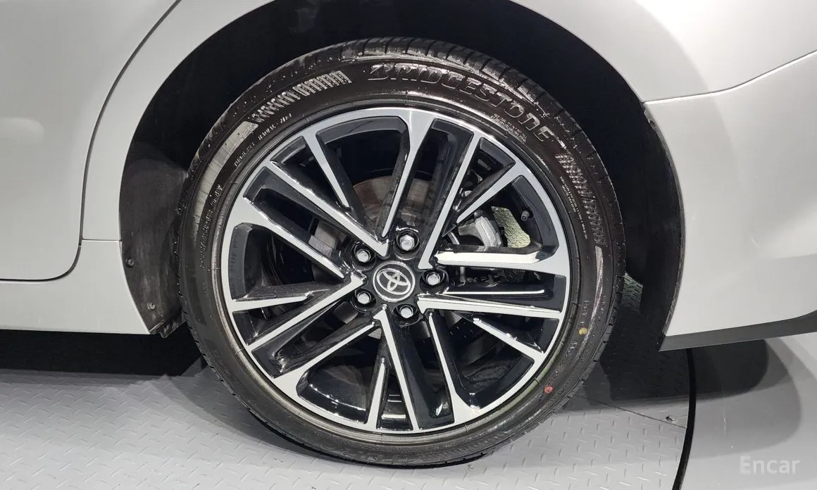 Toyota Camry 2024 2.5 XLE Hybrid