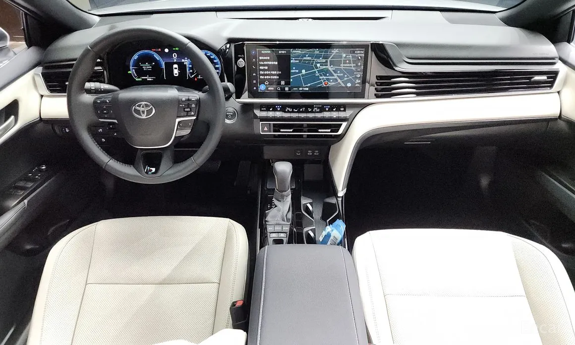 Toyota Camry 2024 2.5 XLE Hybrid