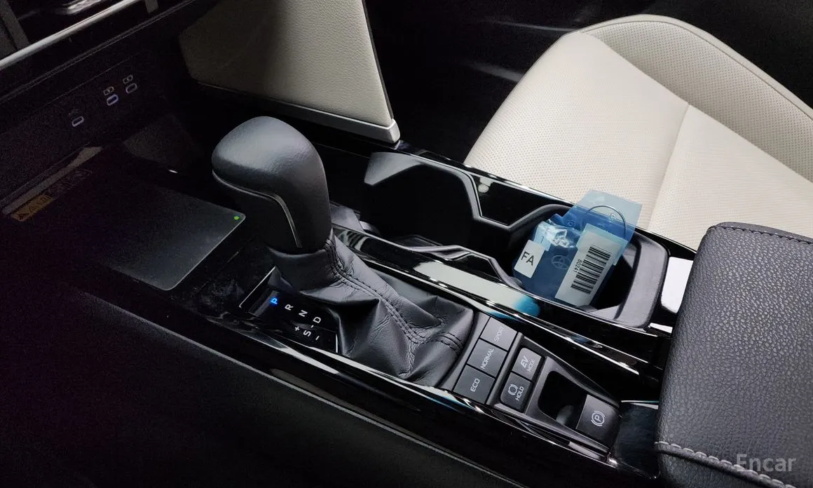 Toyota Camry 2024 2.5 XLE Hybrid