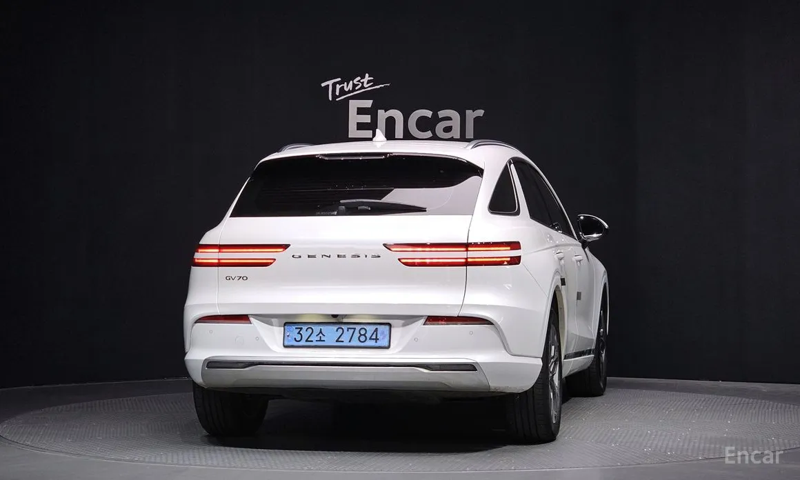 Genesis GV70 2022 e-AWD