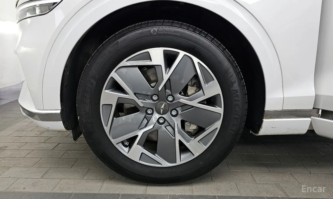 Genesis GV70 2022 e-AWD