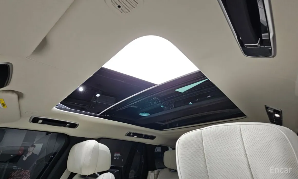 Land Rover Range Rover 2022 P550E AB